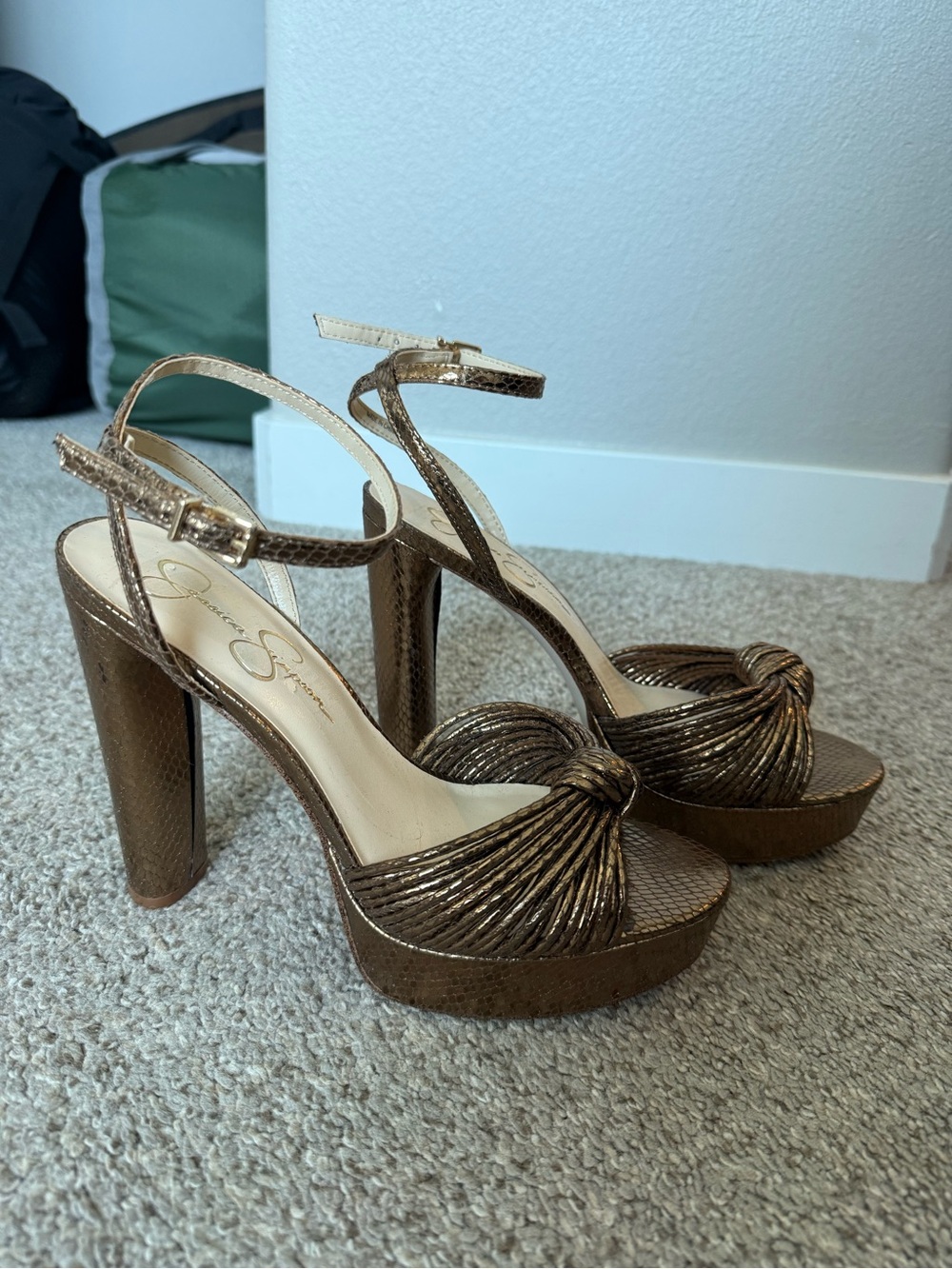 Jessica Simpson Bronze Metallic Knot-Front Platform Heels - Picture 2 of 3